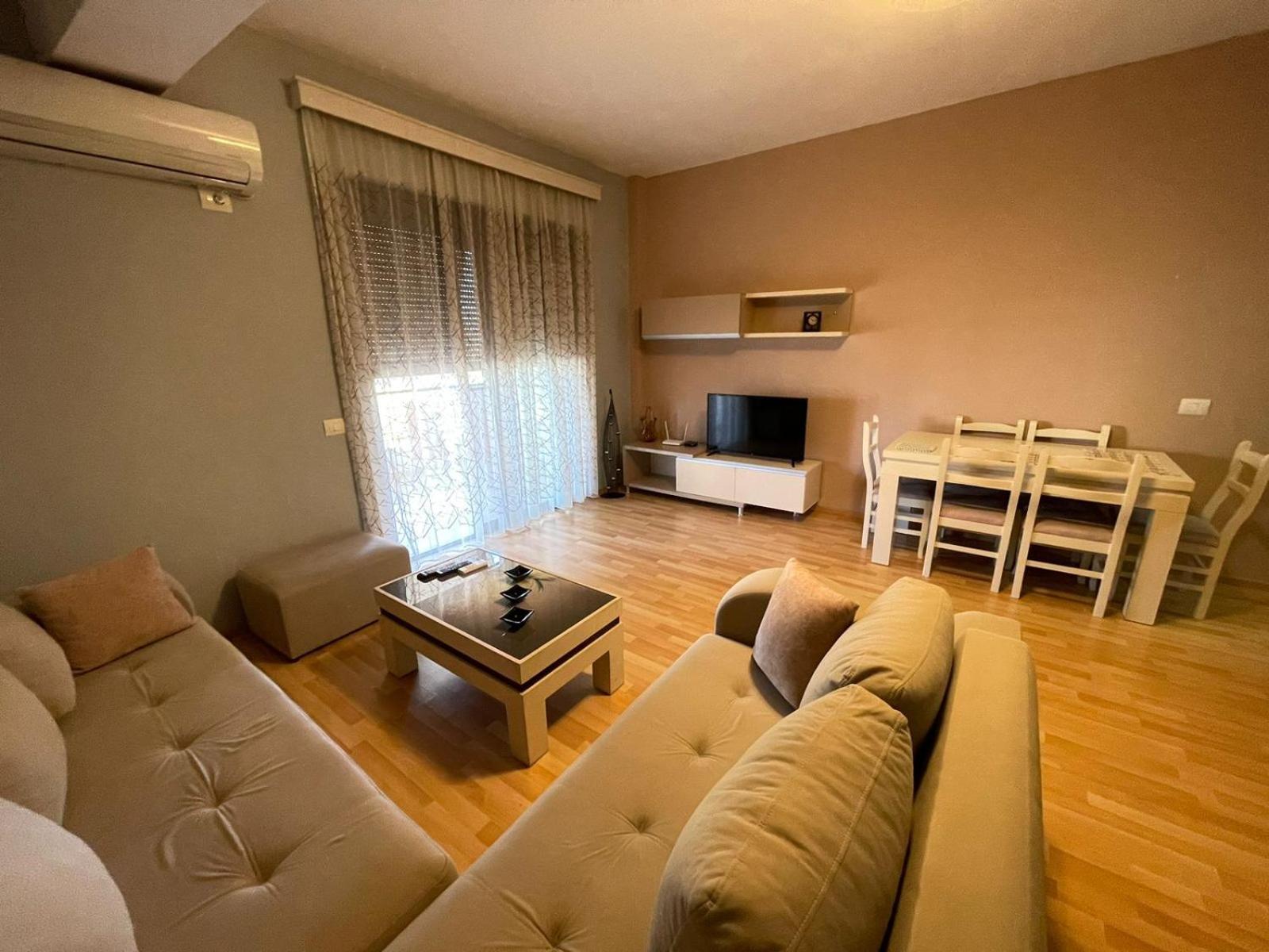 Xhemi'S Apartment Sarande Exterior photo