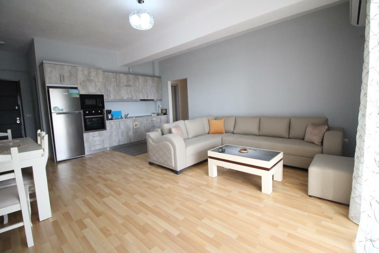 Xhemi'S Apartment Sarande Exterior photo