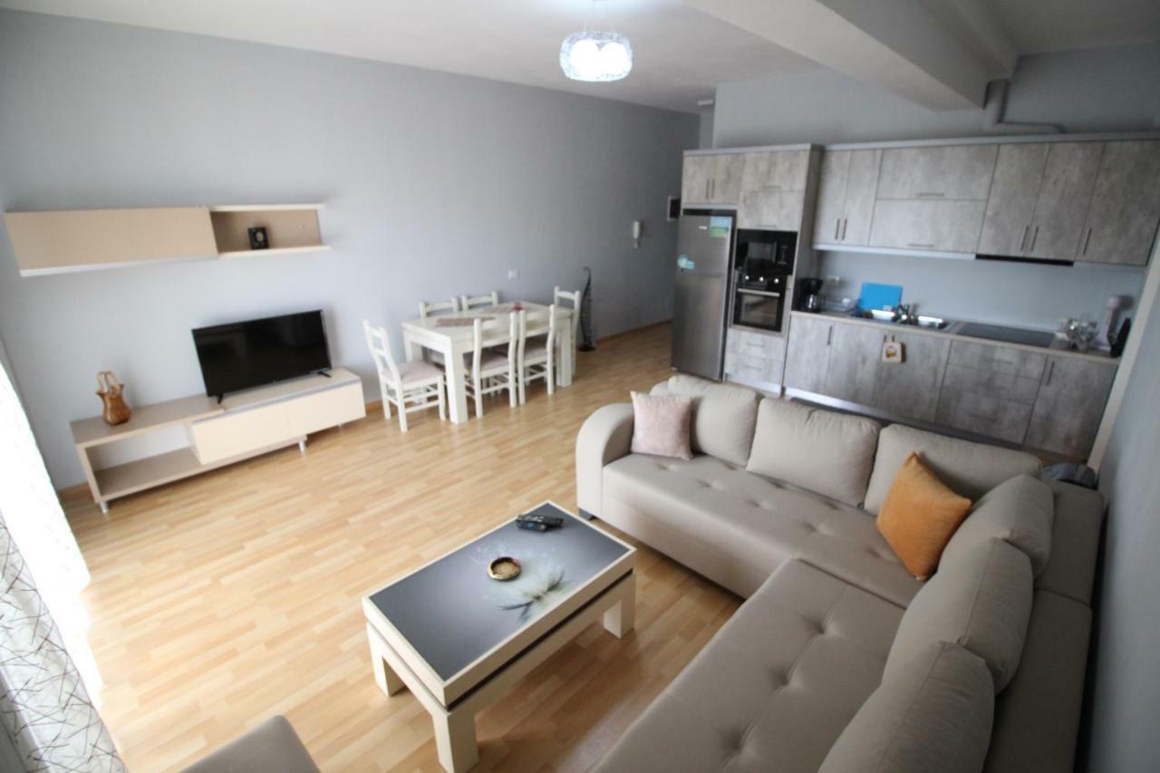 Xhemi'S Apartment Sarande Exterior photo